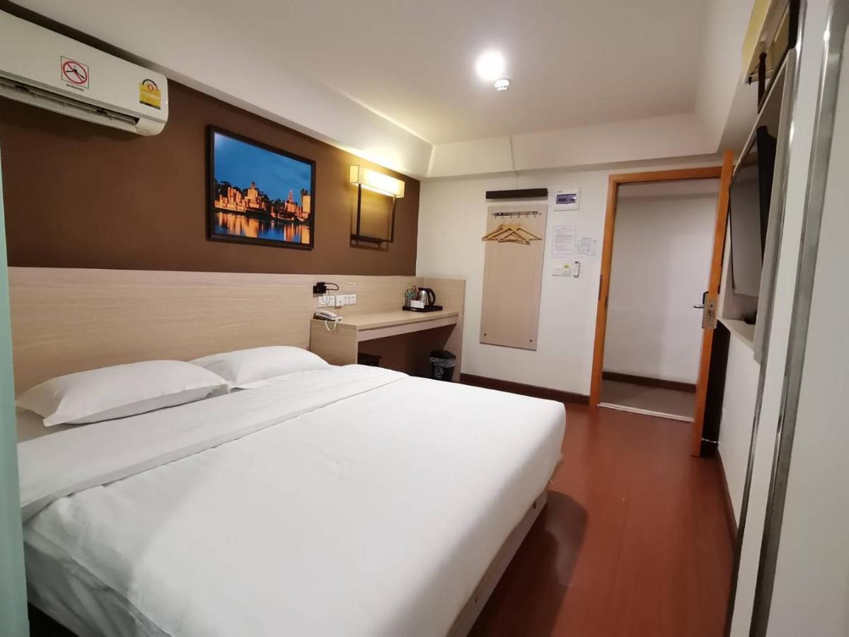 Chiang Roi 7 Days Inn Τσιάνγκ Μάι Εξωτερικό φωτογραφία