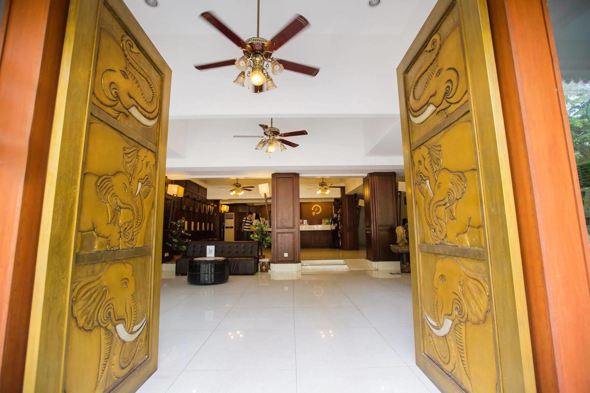 Chiang Roi 7 Days Inn Τσιάνγκ Μάι Εξωτερικό φωτογραφία